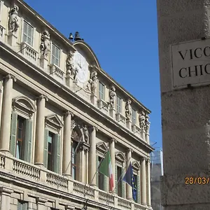 https://vicolo-chiodo.hotelinveneto.com